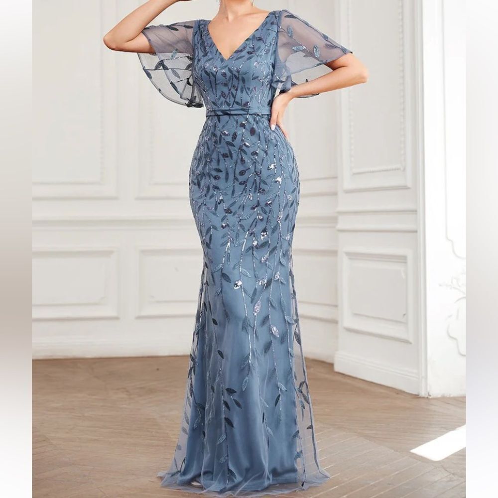Chic Blue Maxi Dress with Leaf Pattern